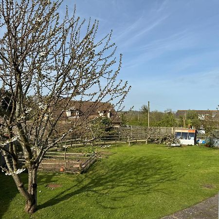 Mulberry Lawn Apartments Brading Buitenkant foto